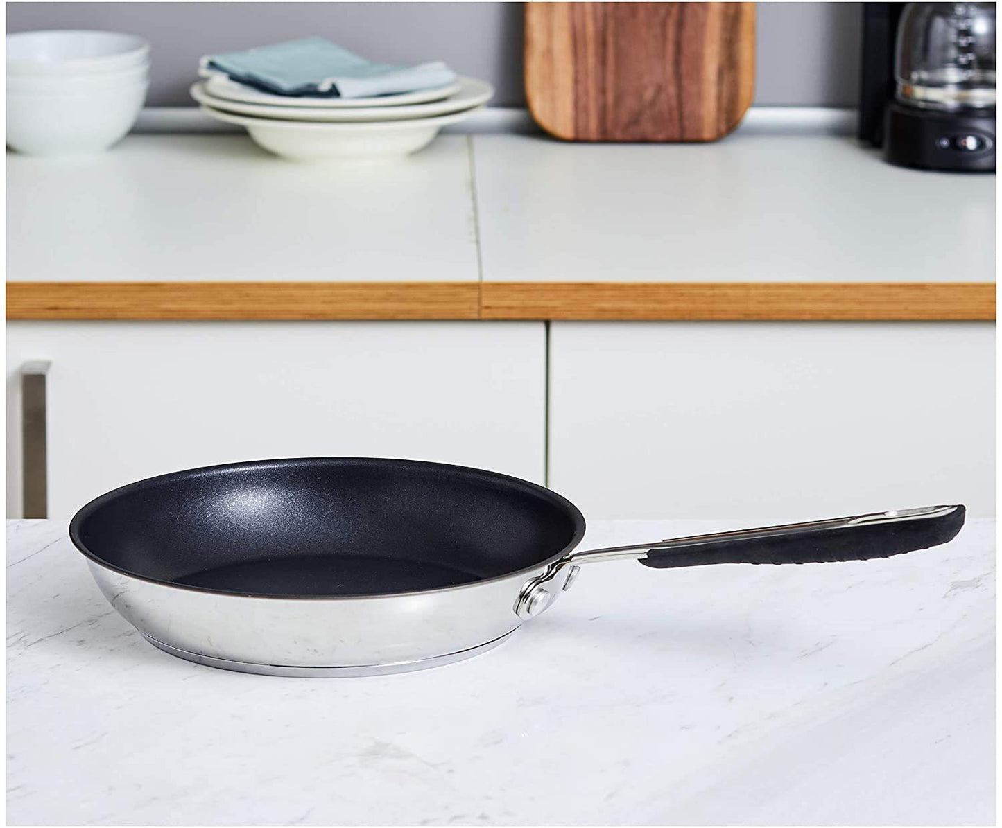 Amazon Basics Stainless Steel Non-Stick Frying Pan - Induction Compatible, with Comfortable Handle - 28 cm