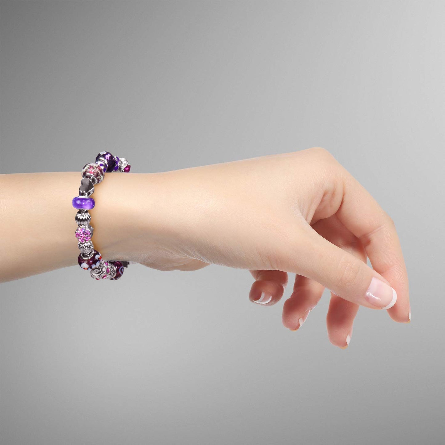 VALIOSA Merry Christmas Fashion Jewelry Advent Calendar with necklace, bracelet + 22 individual glass & metal bead pendants, a special gift for girls & women, purple, 24-piece set.