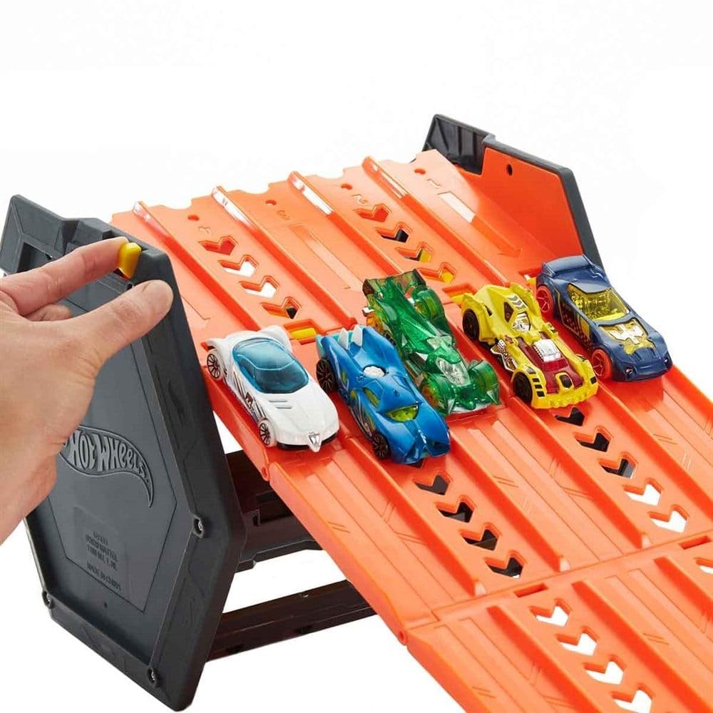 Hot Wheels GYX11 - Rollout Raceway Trackset, can be rolled out into a five-lane racetrack, storage container, toy car racetrack for kids ages 4 and up.