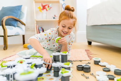 Ravensburger GraviTrax Expansion Jumper - Ideal accessory for spectacular marble runs, construction toy for kids aged 8 and up.