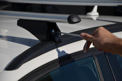 FISCHER roof bars CrossLine L, for bike racks, roof boxes or ski holders, for integrated roof rails, load capacity 75 kg, pre-assembled, including lock, bar dimensions 45 x 28 mm, bar length 120 cm.
