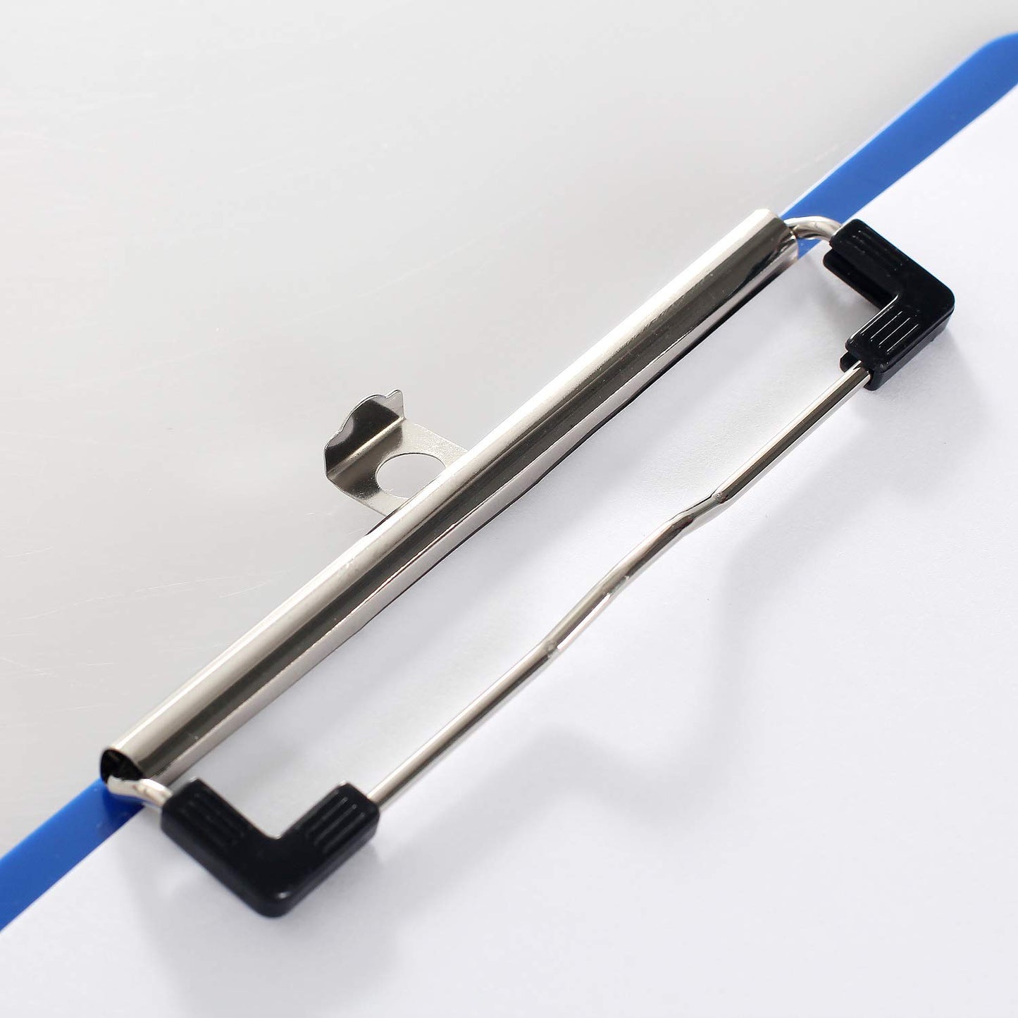 A4 clipboard with rubber-coated metal clamp, A4 writing board with hanging hole, pad holder clipboard - plastic base - writing pad set with 6 colors - TKD8022