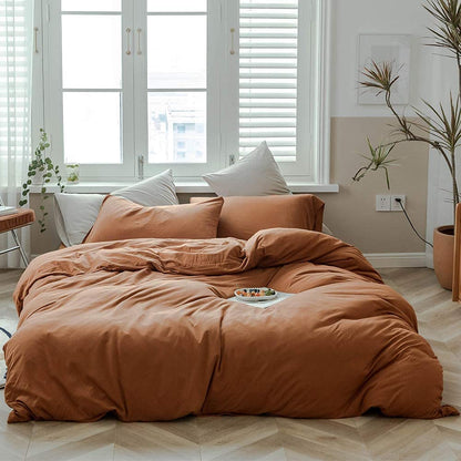 Sedefen bedding 135x200cm 4-piece cotton renforce in caramel brown solid color. Set includes 2 duvet covers and 2 pillow cases 80x80cm, with zipper closure.