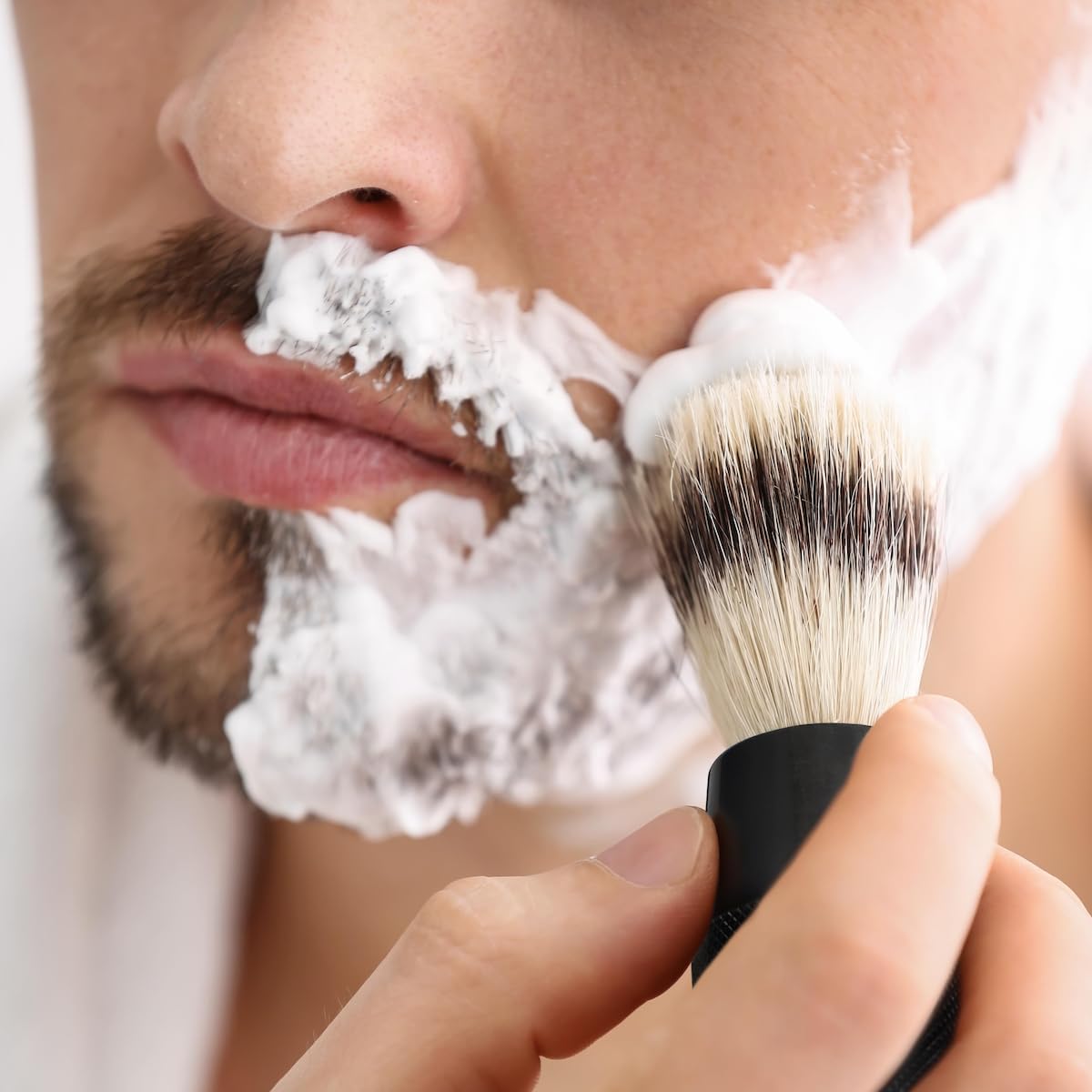 Bambaw - Men's shaving set includes: 1 black safety razor with stand, 15 double-edged razor blades, 1 unscented shaving soap, & 1 black shaving brush. Gifts for men.
