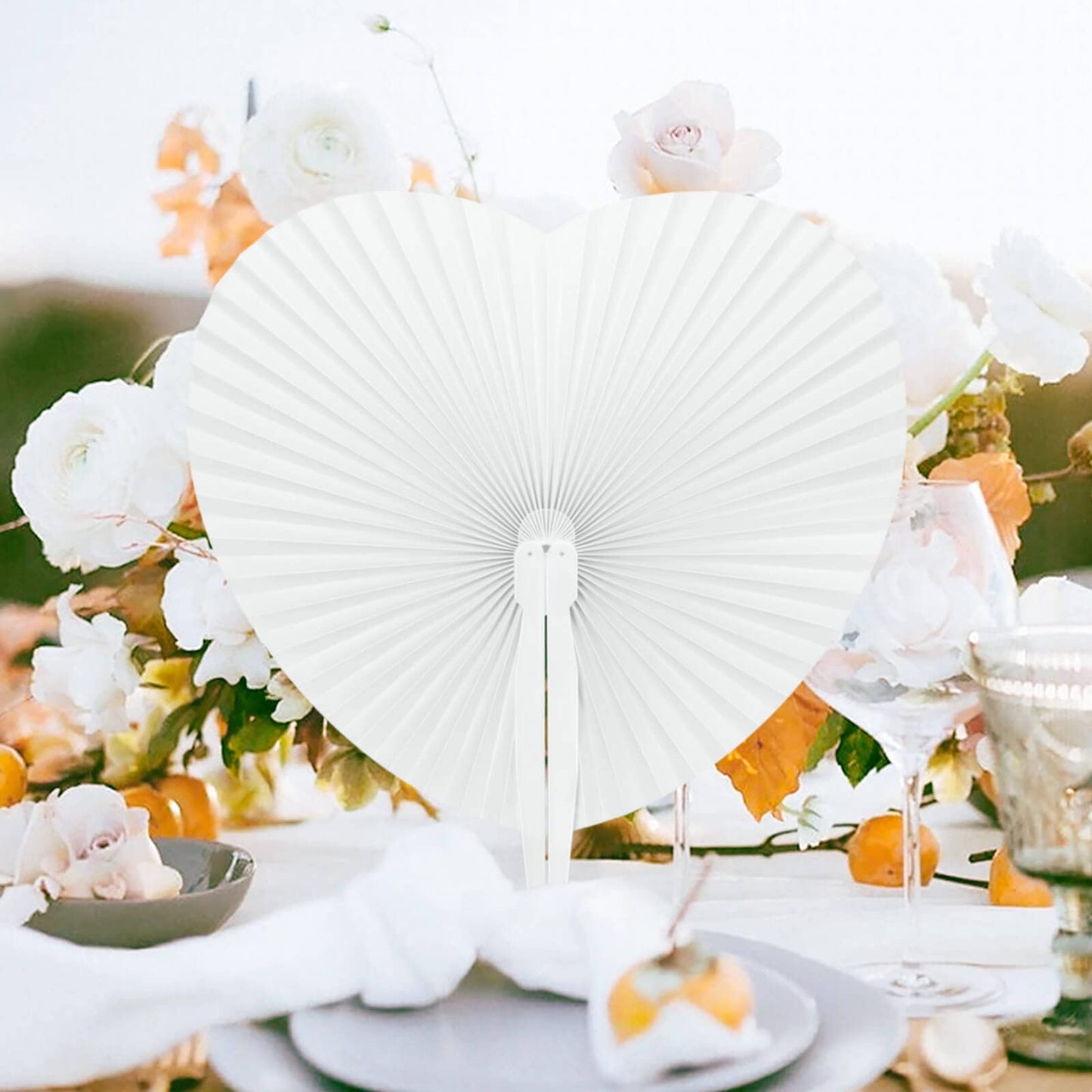 72 Pieces Fans Wedding Heart Hand Fans White Wedding Guests Gift Wedding Decoration Wedding Favors Paper Fans for Wedding