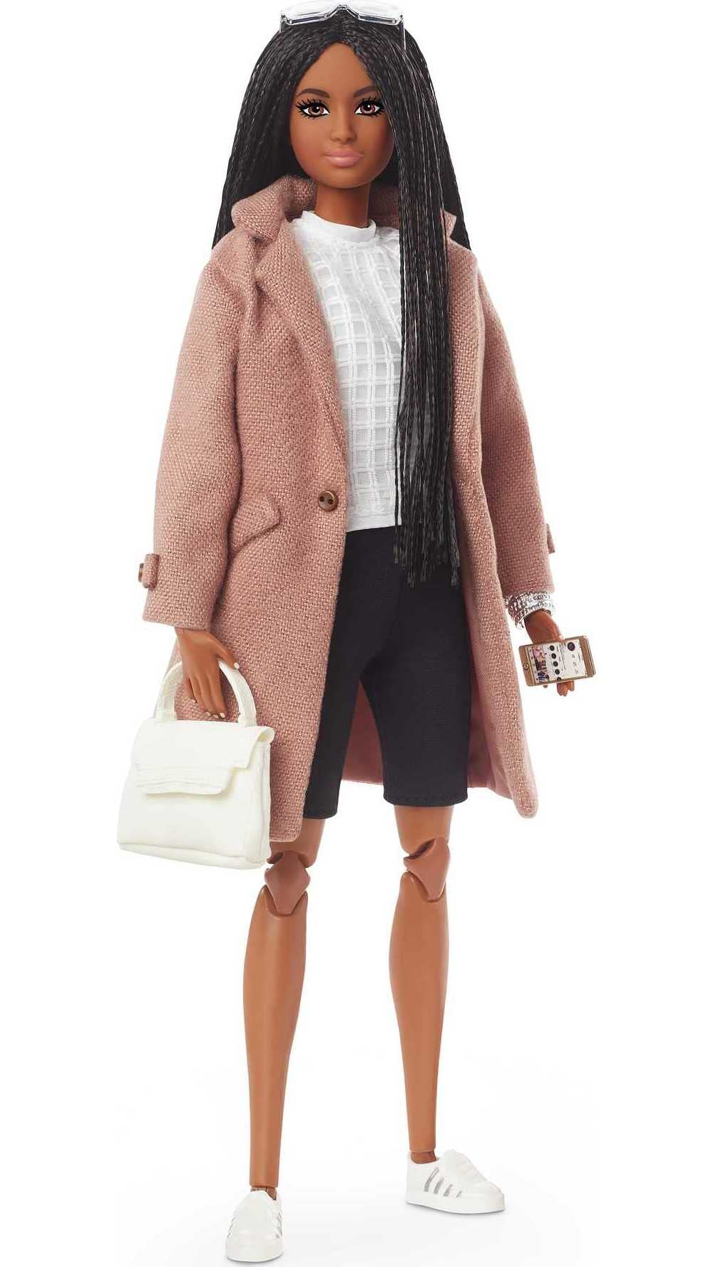 Barbie GTJ83 - Signature @BarbieStyle doll #2, for collectors.