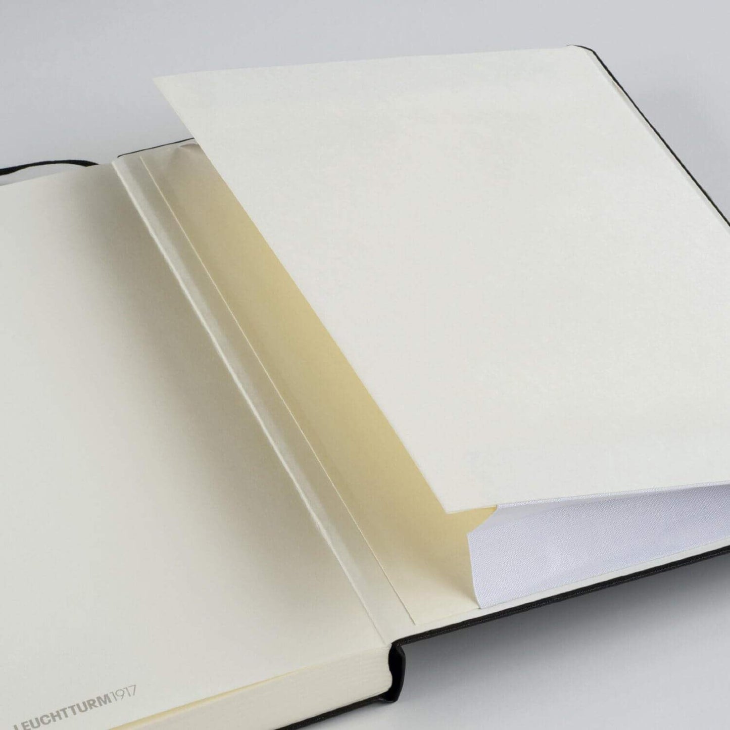 Lighthouse1917 365506 Notebook Medium (A5), Softcover, 123 numbered pages, Ocean, blank