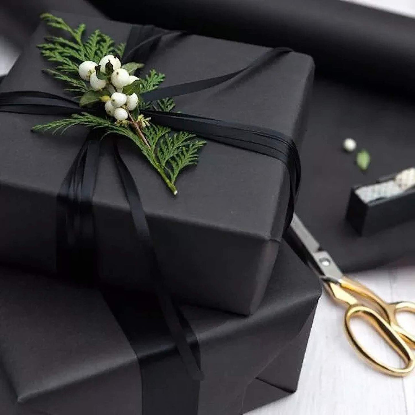 RUSPEPA Black Kraft Paper - Natural recycled paper, kraft paper roll perfect for arts and crafts, small gift wrapping, packaging, mailing, shipping, and parcels - 91.4 cm x 30 m