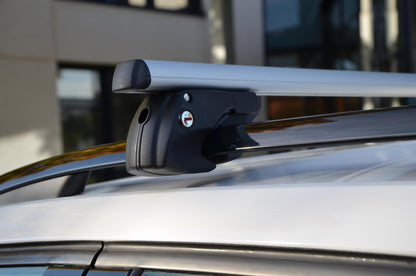 Fischer Roof Rack Topline L, for bike carriers, roof boxes or as ski holders, for open roof rails, load capacity 90 kg, pre-assembled, including lock, bar thickness 45 x 28 mm, bar length 120 cm.