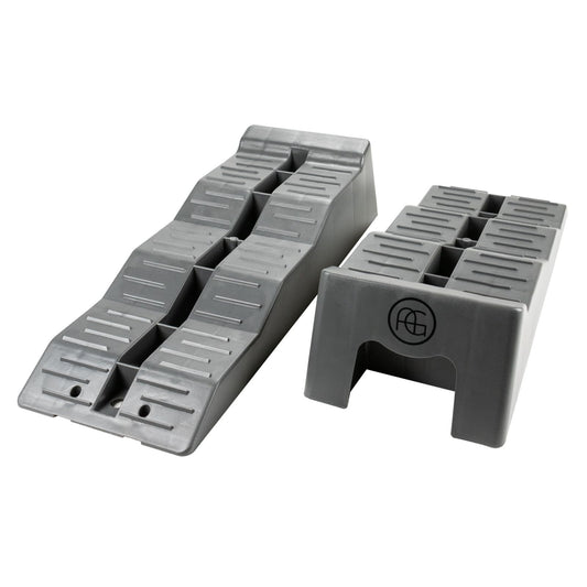 AG Automotive leveling ramps, leveling blocks for motorhomes, campers, and caravans. Womo Level Up ramp in gray for leveling on uneven surfaces while camping.