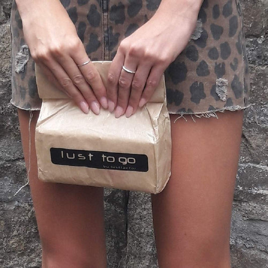 DESIRE TO GO 2 | The great bag with 2 stylish silicone Lovetoys for on the go | Butterfly vibrator with remote control + anal plug | Erotic gift box for her + him | Sex toy set for women.