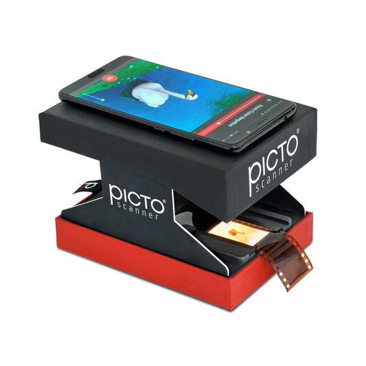 PictoScanner - Scan and save your 24x36 mm negatives and slides with your smartphone camera. The foldable and convenient scanner is made of sturdy cardboard and equipped with LED lights.