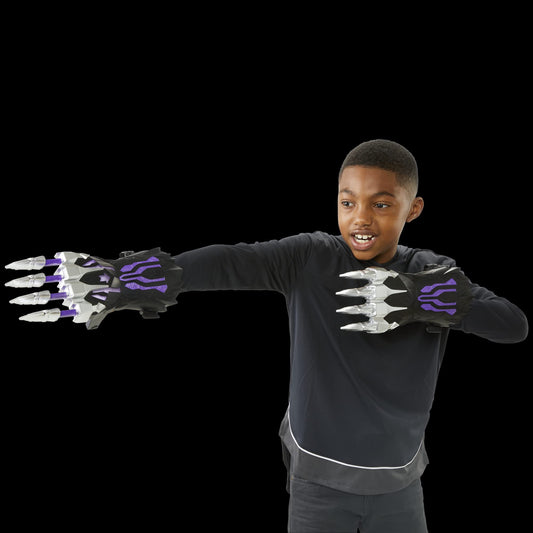 Marvel Hasbro Studios presents Black Panther Legacy Collection Wakanda Claws, roleplay toy for kids and girls aged 5 and up.