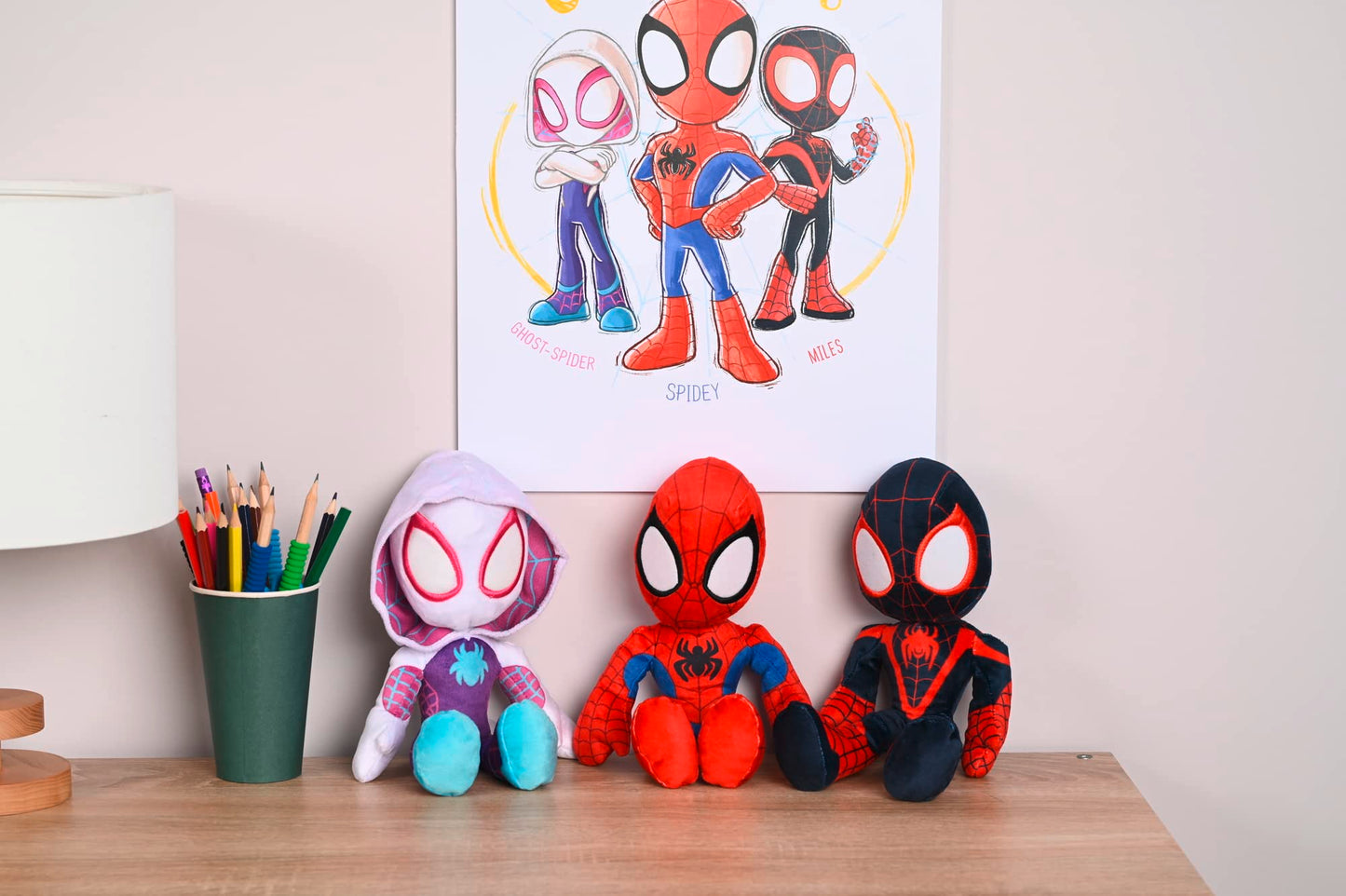 Simba 6315875810X12 - Disney Marvel Spidey, 25cm plush with glow in the dark eyes & 6315875811X12 - Disney Marvel Ghost Spider, 25cm plush with glow in the dark eyes.