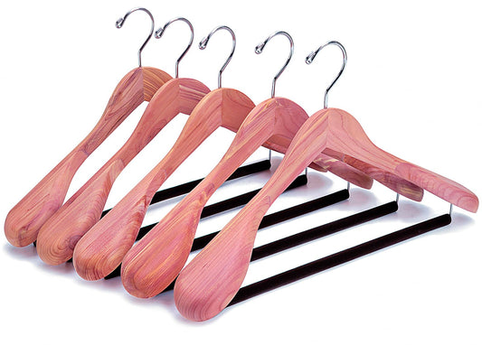 Amber Home 5 Piece 44.5cm Cedar Wood Hangers with Wide Shoulders (5.8cm), Natural Cedar Wood Hangers with Round Bar for Suit Jacket Coat Shirt Pants