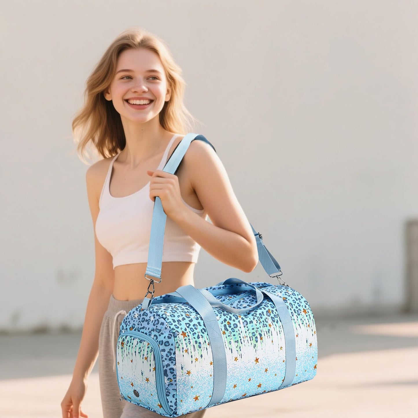 Kids sports bag with shoe compartment and wet pocket. Perfect for swimming, teens, and fitness activities. Ideal for outdoor sports.