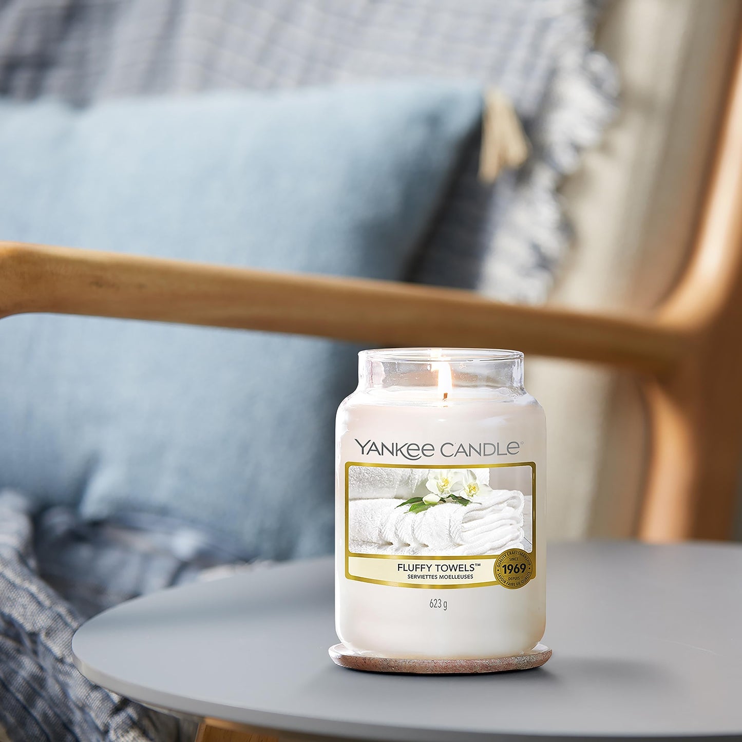 Yankee Candle jar candle (large) | Fluffy Towels | Candle with long burn time up to 150 hours | Perfect gifts for women