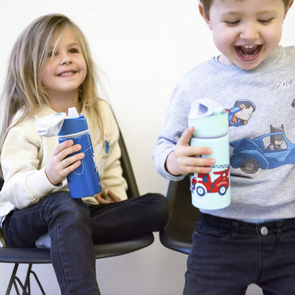 SIGG Miracle Fireman Kids Water Bottle (0.4 L), durable kids bottle with leak-proof lid, one-handed aluminum water bottle operation.