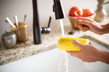 Scrub Daddy Damp Duster Dusting Sponge, washable duster with ridges, household cleaning tool for wood blinds, radiators, and mirrors, spider web remover, anti-static cleaning sponge, Gray.