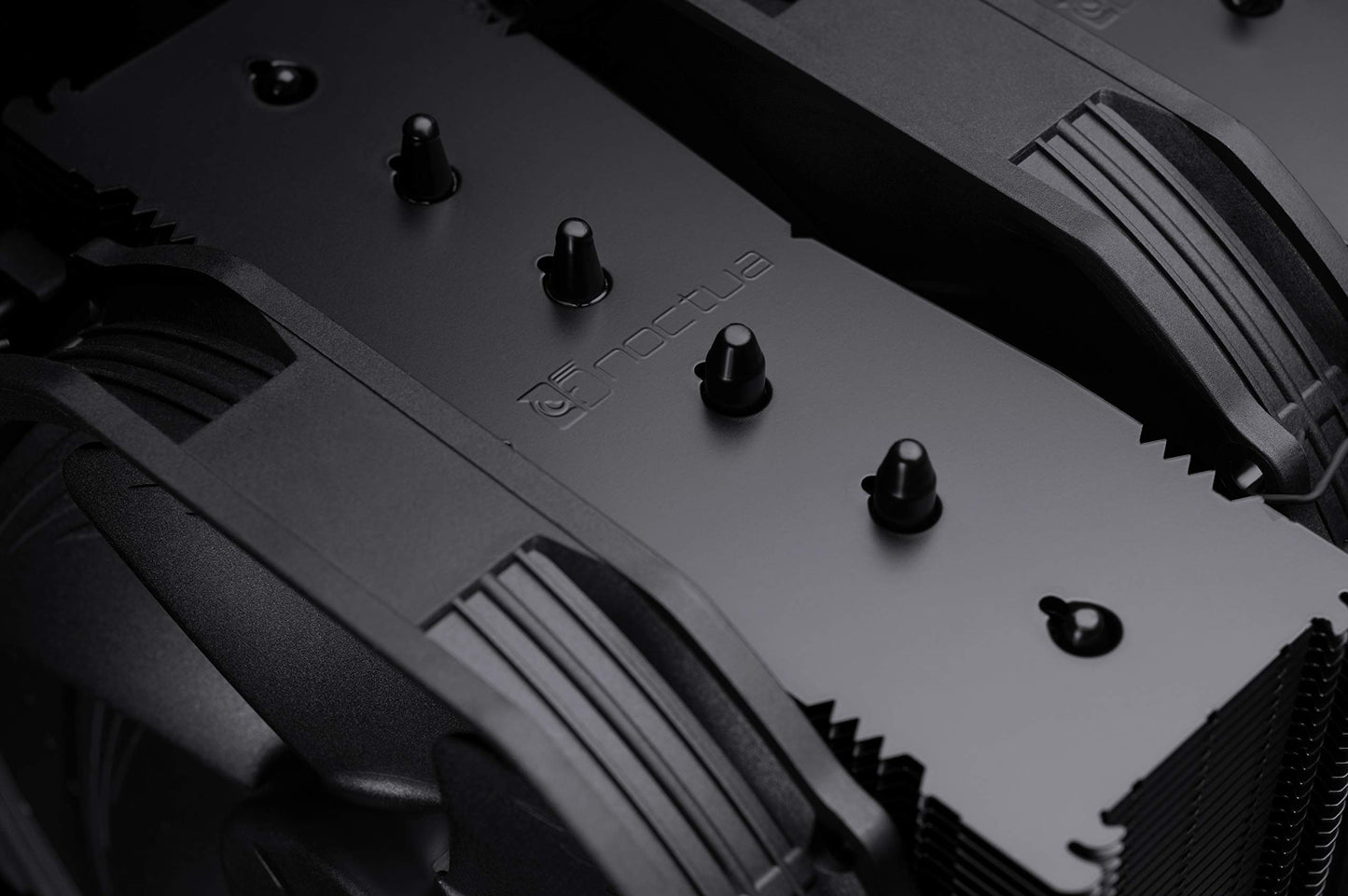 Noctua NH-D15 chromax.black, Dual-Tower CPU Cooler (140mm, Black)
