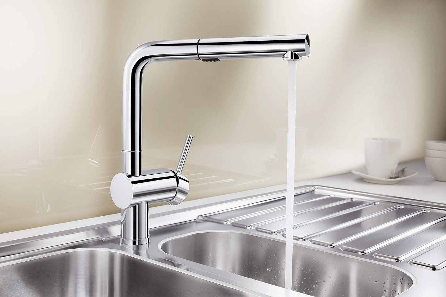 BLANCO LINUS-S Vario | Kitchen tap in chrome | High pressure | With pull-out hose | Switch from clear stream to spray stream | Backflow preventer | Ensured water quality & water-saving