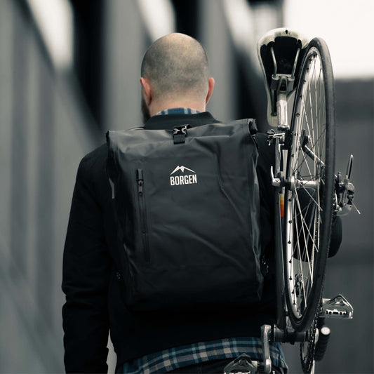 Borrow 3in1 waterproof bike bag for luggage rack - Reinforced straps (Innovation 2023) - Can be used as a bike backpack, luggage rack bag, bike bag, and backpack.