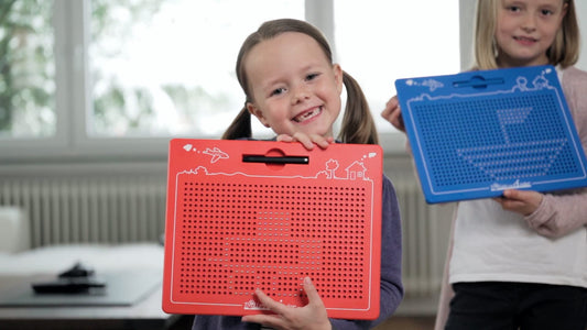 Great for kids Magnetic game for kids - Magnetic drawing board with balls and pen - Great activity for kids aged 3 and up - The magic magnet game for a stress-free car ride