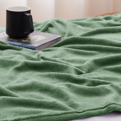 CozyLux cuddly blanket plush blanket large XXL 220x240 cm for 4 seasons - soft/warm/light sofa blanket living room blanket couch blanket for bed/sofa/couch, flannel fleece blanket 240x220 cm green