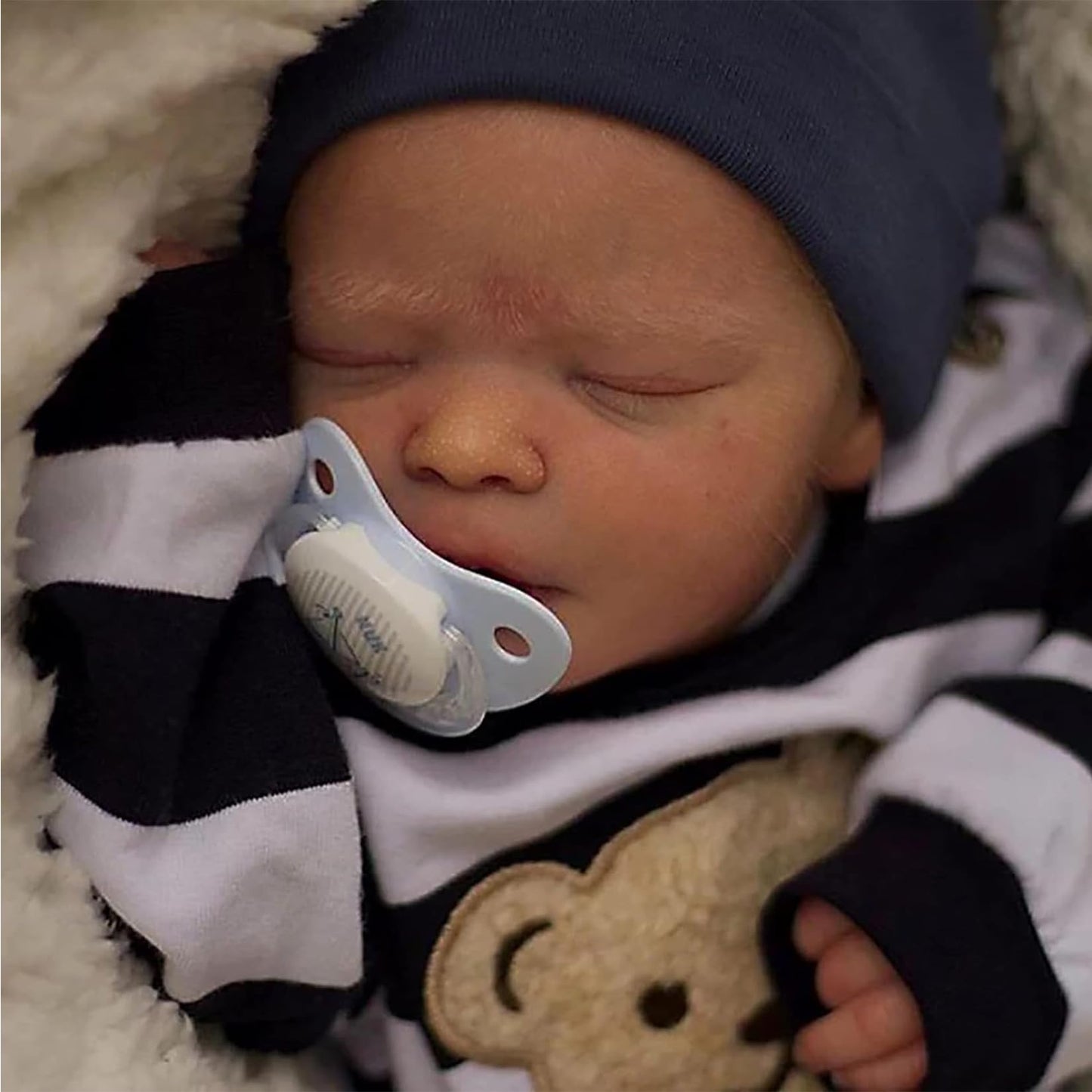 ZIYIUI Reborn Baby 18 Inches 48cm Lifelike Reborn Baby Doll Truly Soft Silicone Vinyl Dolls Look Like Real Newborn Baby Doll (Boys with Closed Eyes)
