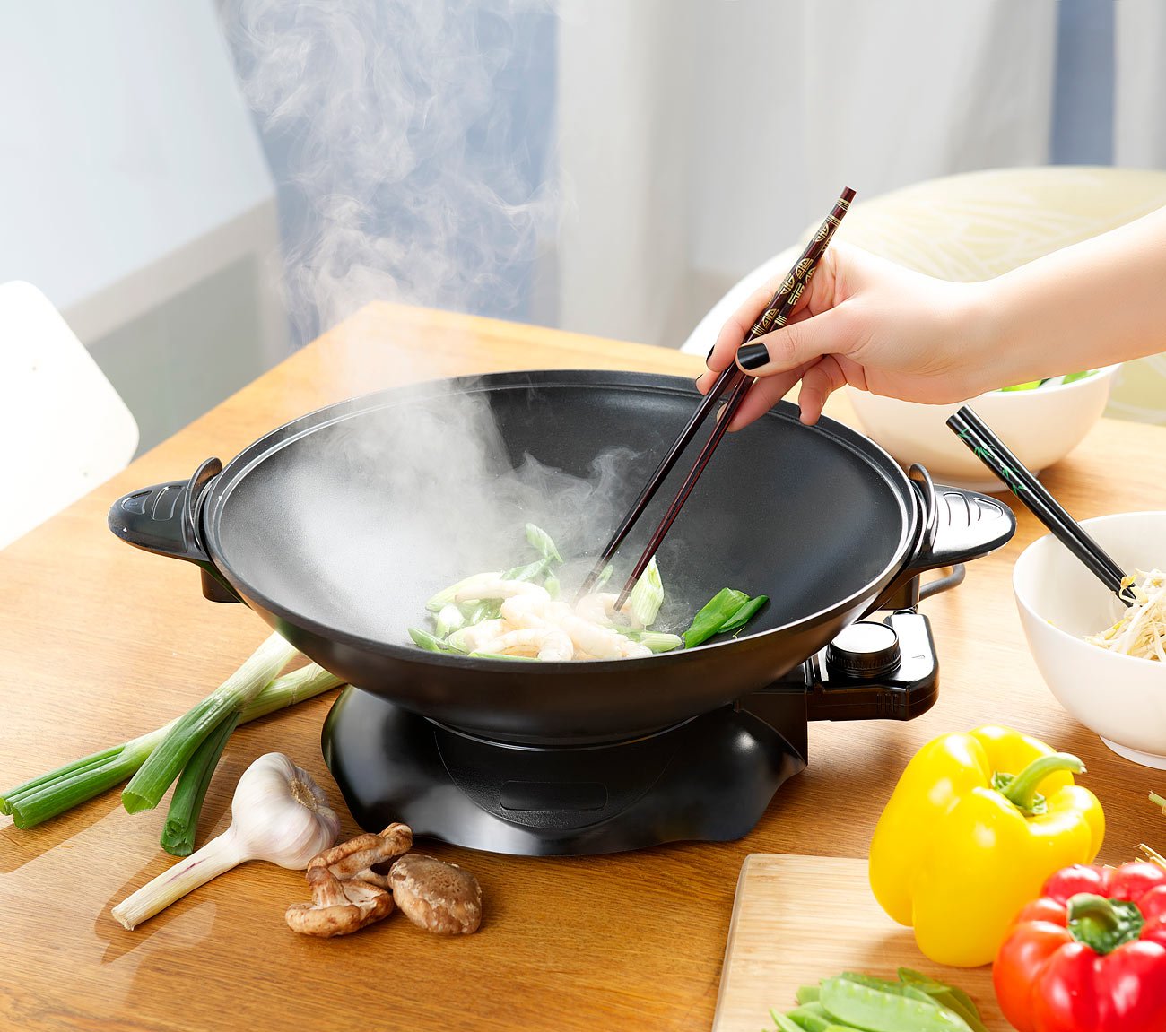 Rosenstein & Sons Electric Wok: Electric wok with thermostat, non-stick coating, 1,500 W, 5.1 l (electric frying pan, party pan, electric grill pan)