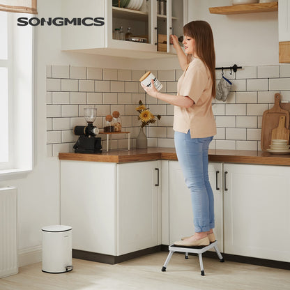 SONGMICs step stool, folding step ladder made of steel, non-slip step surface, can hold up to 150 kg, unfolded size 32 x 44 x 17.5 cm, white GSL01WT