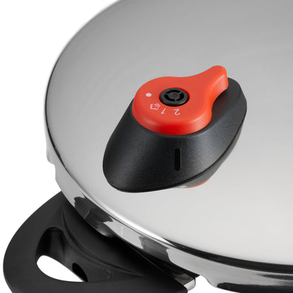 Amazon Basics Stainless Steel Pressure Cooker - with Steamer, Induction Compatible - 6 liters, Silver