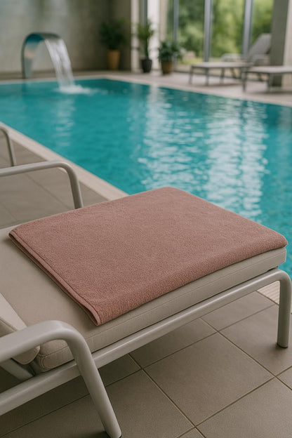 Betz bath towel XXL 100x200 cm - 1 piece - sauna & beach towel made of 100% cotton, 360 g/m² - absorbent & soft - large towel with loop - Berlin series - color Cappuccino.