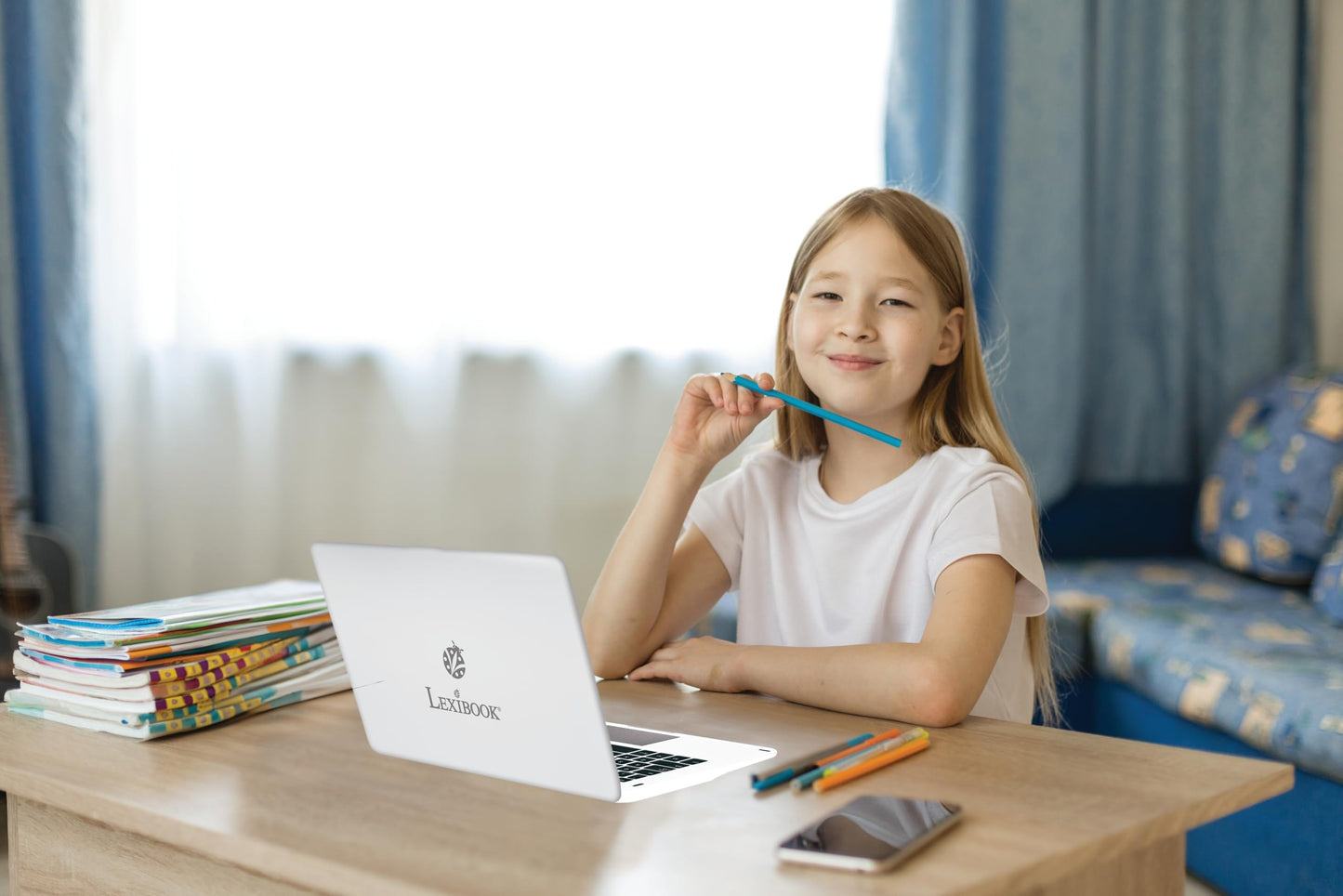 LEXIBOOK LAPTAB 10 laptop with touchscreen, designed for the whole family, educational and fun content, powered by Android, parental control, ultra-thin and lightweight (LT10ES).
