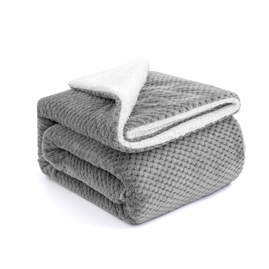 MIULEE Blanket Minky Sherpa Fleece Blanket Cozy Throw Double Layer Wool Blanket Flannel Lamb Blanket Soft Bedspread for Sofa Couch Living Room 150x200 cm Dark Grey
