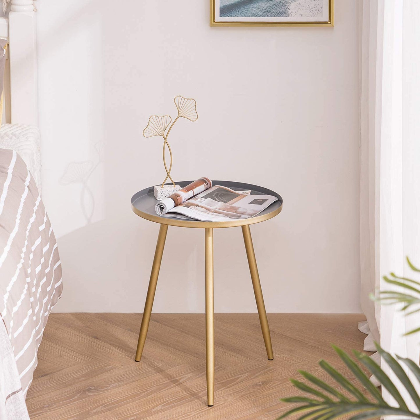 YOUDENOVA Side Table Metal Living Room Table Gold Round Coffee Table Small End Table Modern Decorative Table Steel Pipe Tripod Ø 40.5 cm x 50 cm