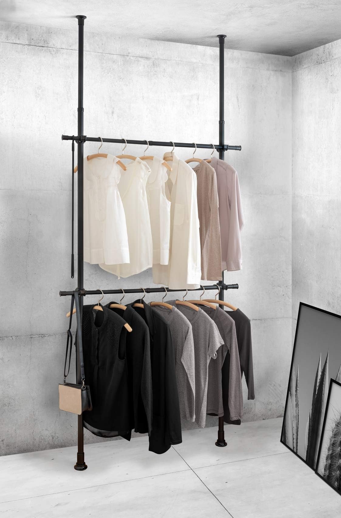 The WENKO Telescopic Wardrobe System Hercules Basic in Black.