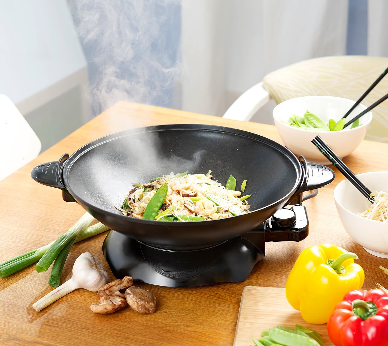 Rosenstein & Sons Electric Wok: Electric wok with thermostat, non-stick coating, 1,500 W, 5.1 l (electric frying pan, party pan, electric grill pan)