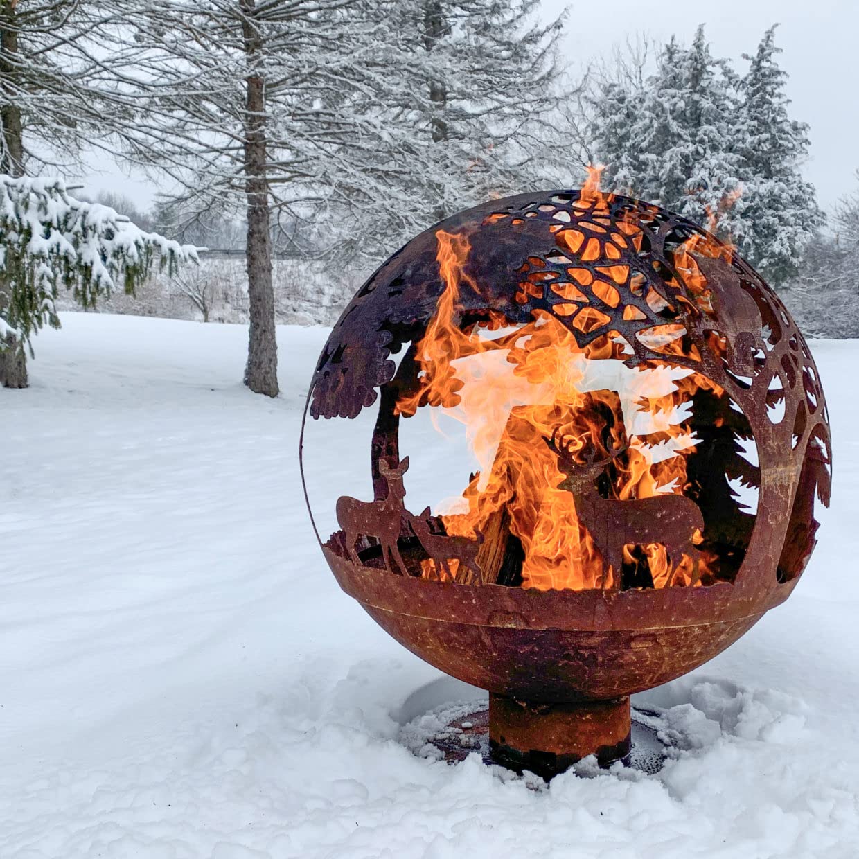 Esschert Design Elk Fireball 58 x 58 x 66 cm, made of metal, laser-cut, in rust look, with stand foot.