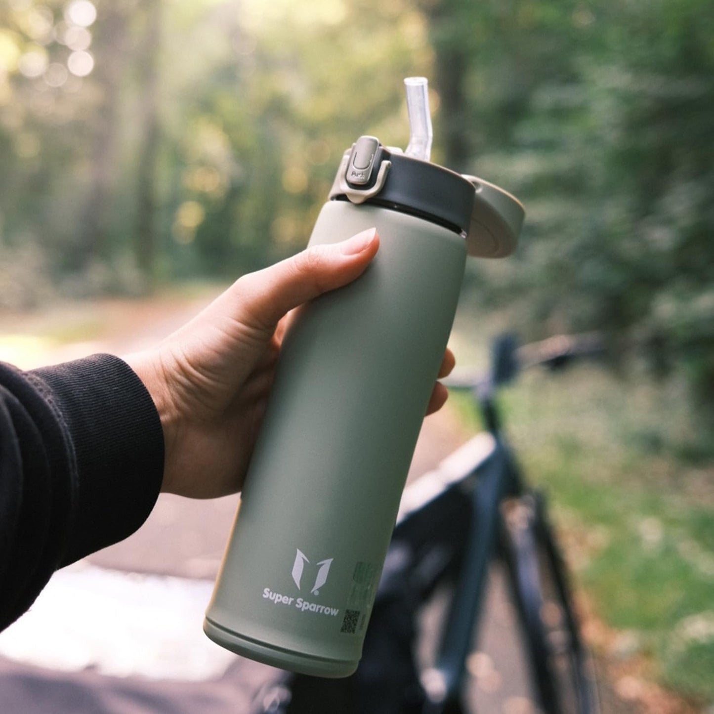 Super Sparrow Stainless Steel 18/8 Water Bottle - Drinking Cup - 750ml - BPA-Free, Leakproof Thermos Flask, Water Bottles for Sports, On the Go, School, Outdoor, Office, Home