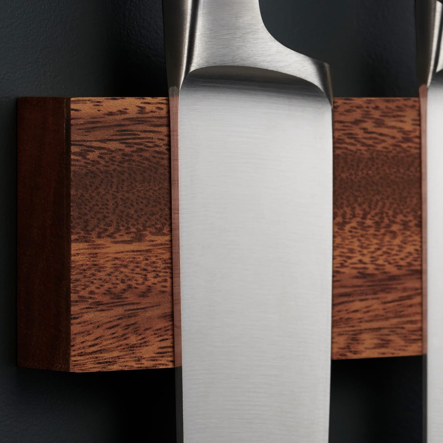 LARHN magnetic knife strip made of walnut wood with extra strong magnet - 40 cm - magnetic wood knife holder for utensils and tools - knives not included.