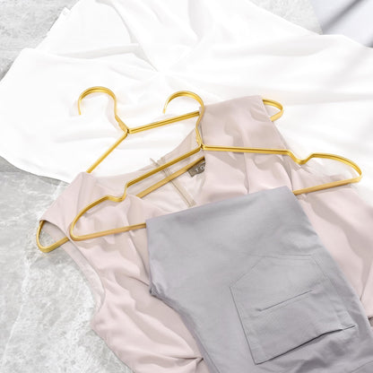 Amber Home 20 Pieces 42cm Lightweight Aluminum Iron Hangers, Matte Gold Metal Hangers with Non-Slip Groove for Suit T-Shirt Shirt Jacket Dress Pants