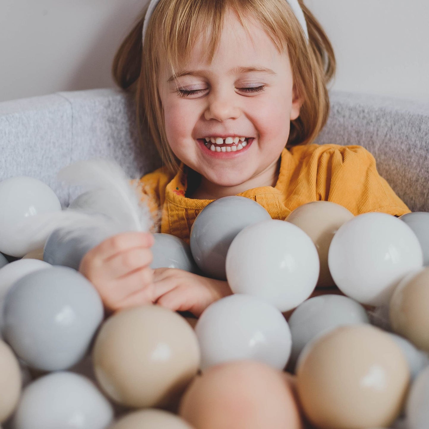 MEOWBABY Ball Pit 90x30cm Velvet - Ball Pit for Babies from 1 Year - Soft Foam Ball Pit for Kids with 200 Balls, Beige