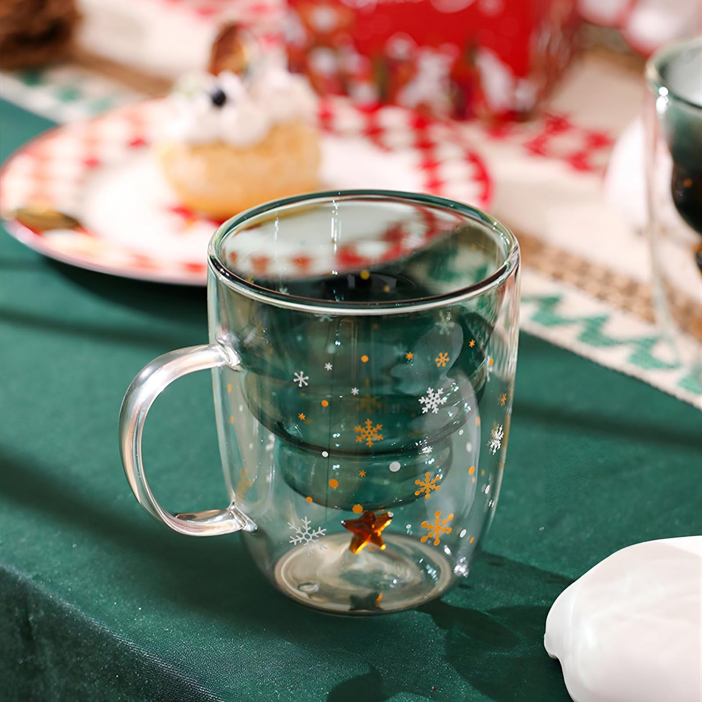 Set of two Sweet Christmas tree double-walled Latte Macchiato glasses 270ml coffee cup Christmas mug with Christmas tree tea strainer tea glasses for milk, iced, Christmas gifts gifts for women and children.