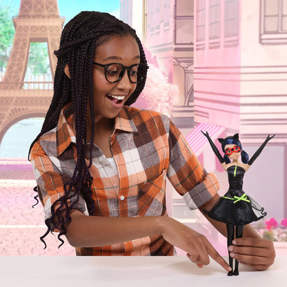 BANDAI - Miraculous - Transformation Doll Ladybug - 26 cm doll that transforms into Lady Noire and Bug Noire - Toy Moveable doll with 2 outfits - Toy for children aged 4 and up - P50414