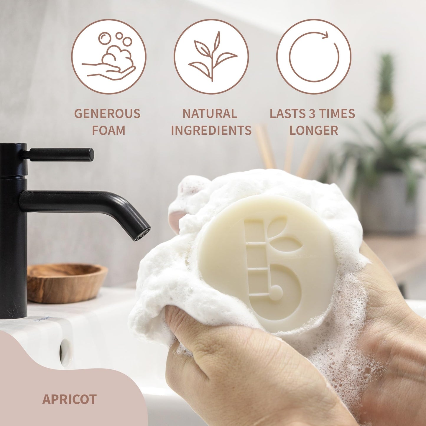 Bambaw - Razor set for women and men, includes 1 safety razor for women with stand, 10 double-sided blades & 1 apricot shaving soap. Sustainable gifts for women and men.