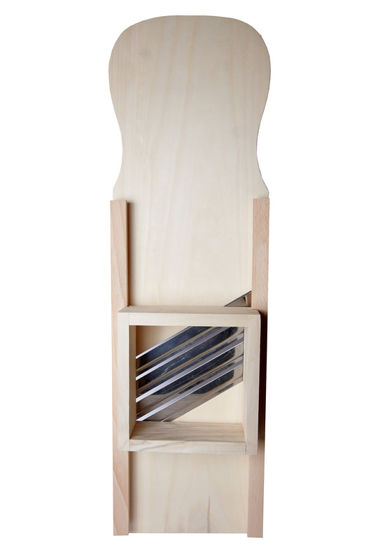 K&K 90 cm cabbage grater with 4 stainless steel blades for shredding vegetables. Made of sturdy beech wood for making sauerkraut in a fermentation crock.