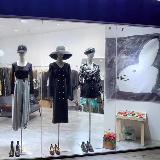 Female mannequin torso with wooden arms, adjustable height 140-190cm, perfect for displaying women's clothing. Color: Silver, Size: M.