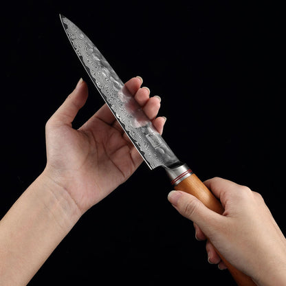 Zayiko Minami Premium Santoku knife with a 17.5 cm blade made of 67 layers of genuine Damascus steel with hammer finish and olive wood handle. Includes wooden box. Ideal for professional chefs and kitchen use.