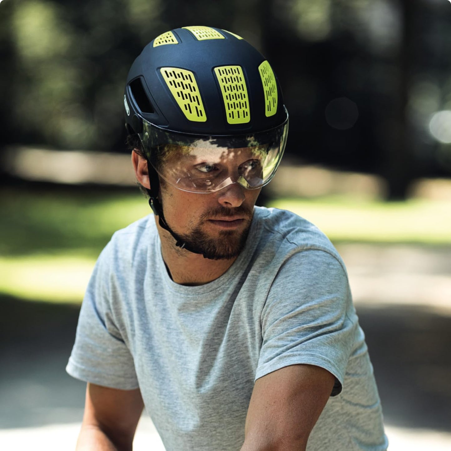 ABUS Urban Helmet Hyban 2.0 ACE - Bike helmet with visor, light, and ABS hard shell - for men and women - Yellow, size M, M (52-58 cm)